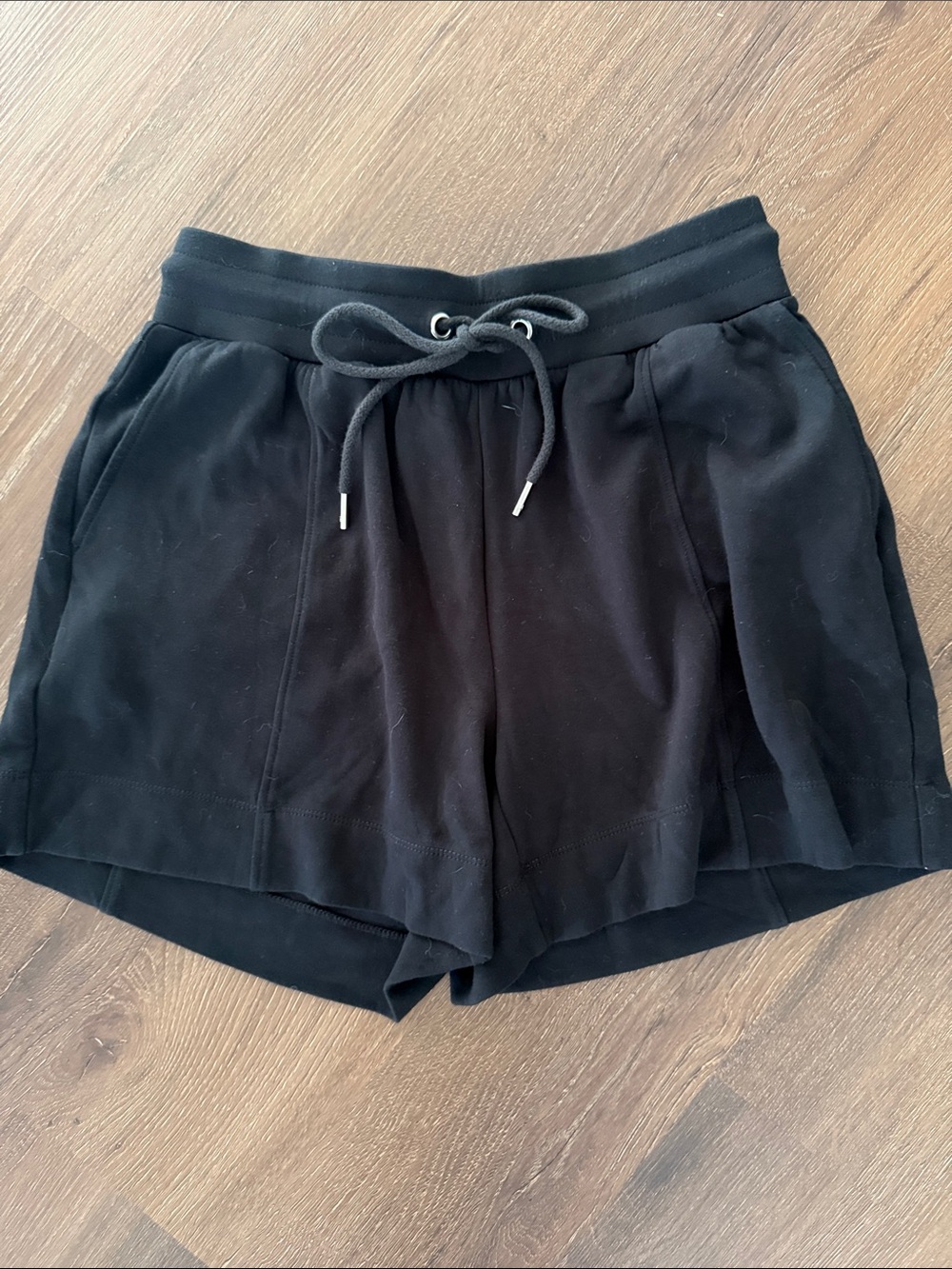 Lou & Grey Signature Comfy Shorts 5” Inseam